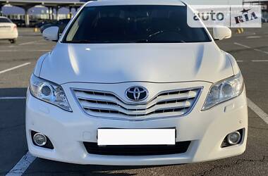 Седан Toyota Camry 2010 в Киеве