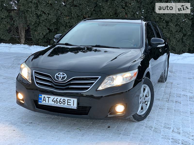 Седан Toyota Camry 2011 в Косове