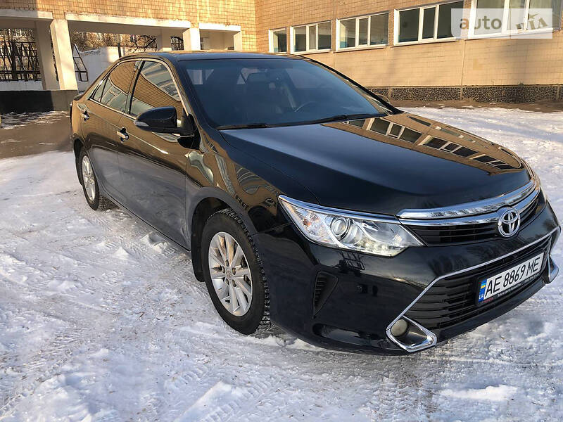 Седан Toyota Camry 2015 в Кривом Роге