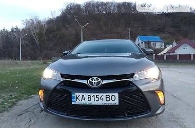 Седан Toyota Camry 2017 в Киеве