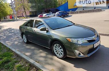 Седан Toyota Camry 2013 в Харькове