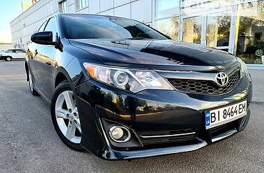 Седан Toyota Camry 2013 в Полтаве