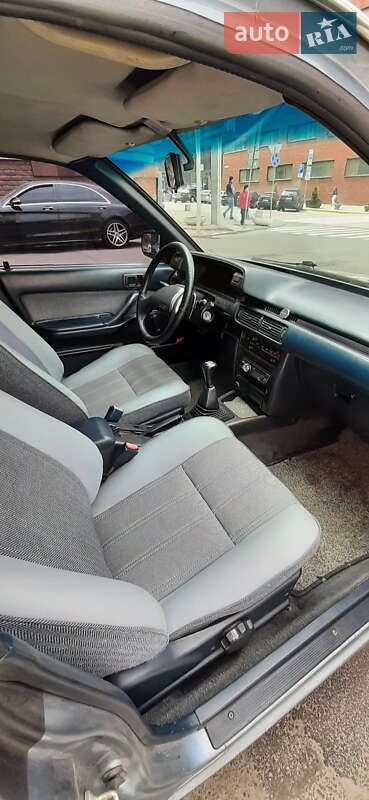Седан Toyota Camry 1988 в Шостке