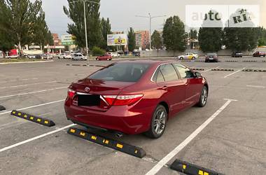 Седан Toyota Camry 2016 в Дніпрі