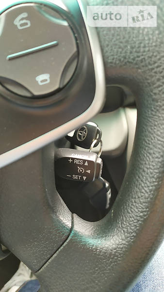 Седан Toyota Camry 2012 в Днепре