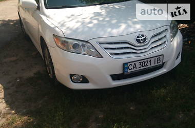 Седан Toyota Camry 2011 в Умани