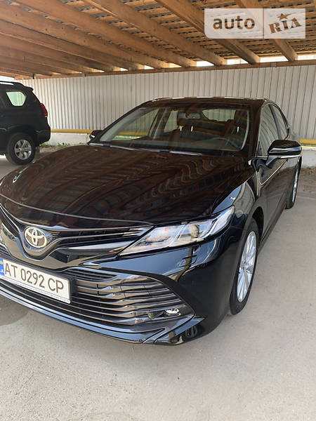 Седан Toyota Camry 2019 в Ивано-Франковске