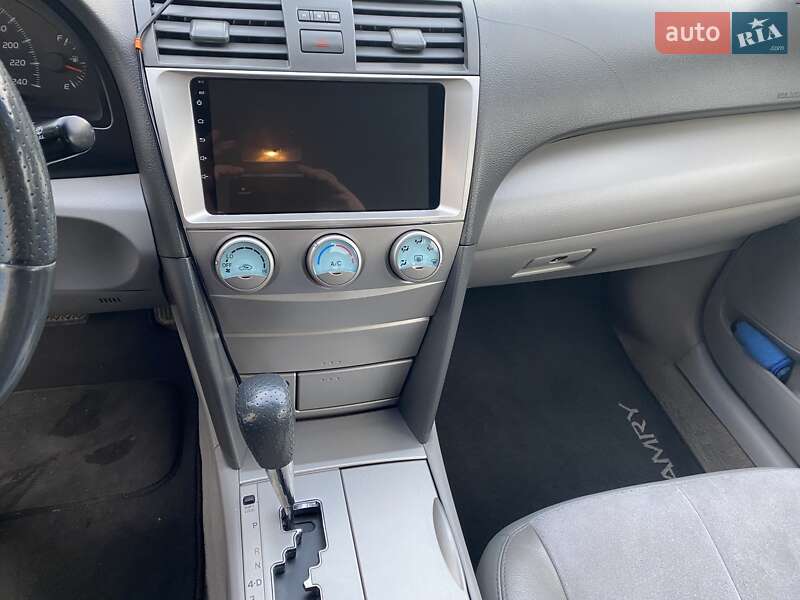 Седан Toyota Camry 2008 в Ивано-Франковске