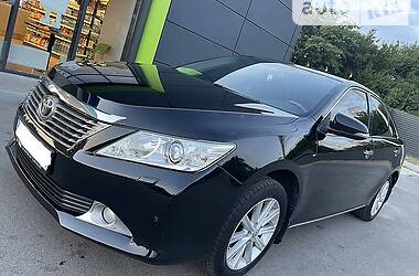 Седан Toyota Camry 2012 в Днепре