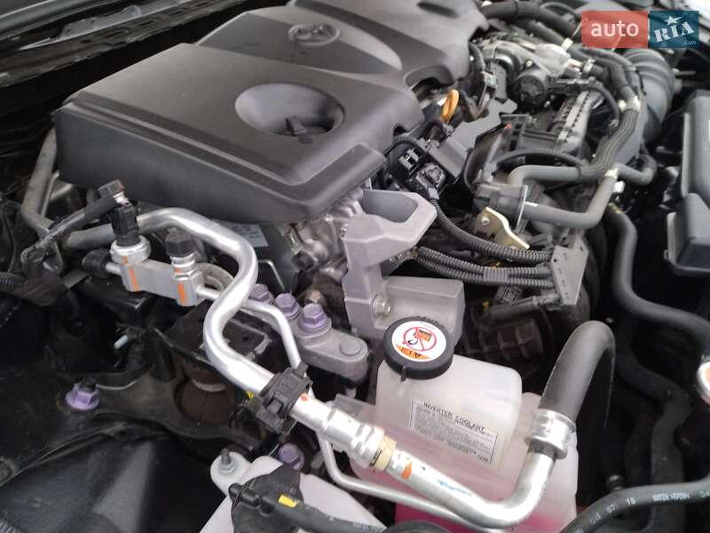 Седан Toyota Camry 2018 в Виннице