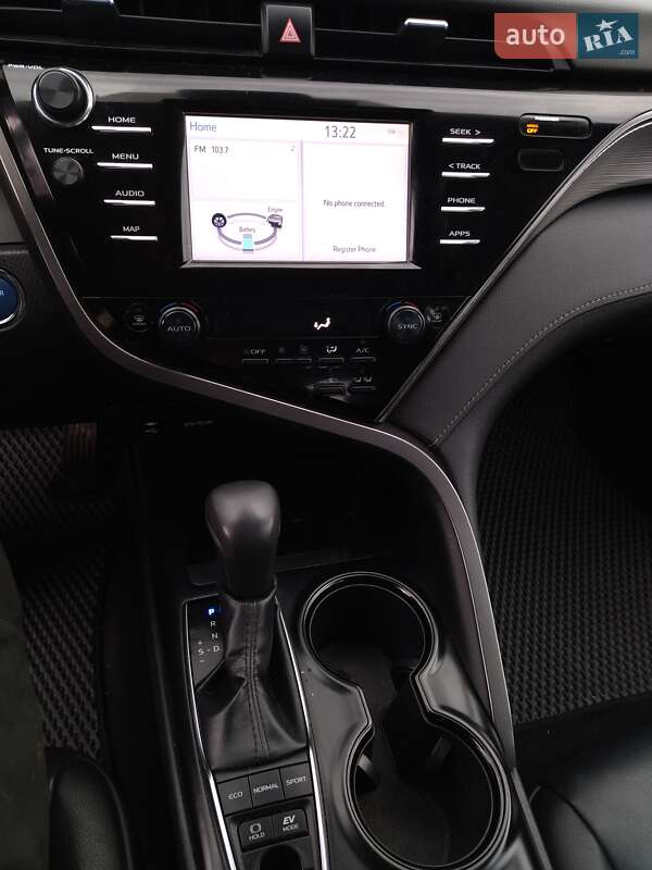 Седан Toyota Camry 2018 в Виннице