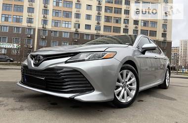 Седан Toyota Camry 2018 в 