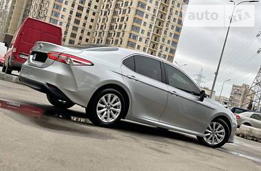 Седан Toyota Camry 2018 в 