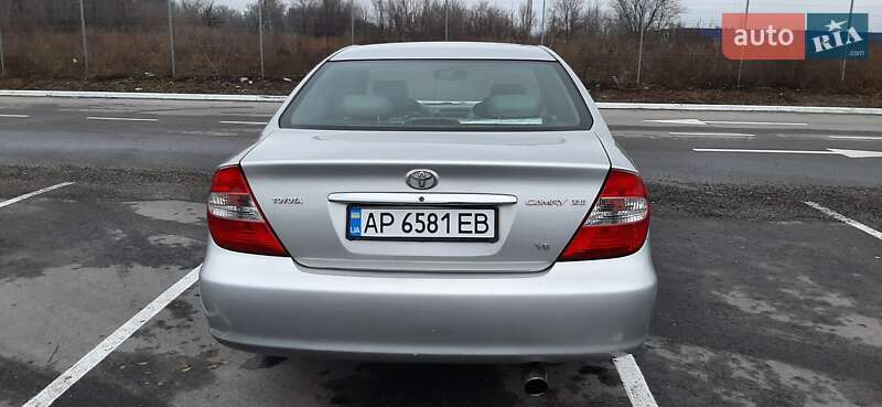 Седан Toyota Camry 2004 в Запорожье