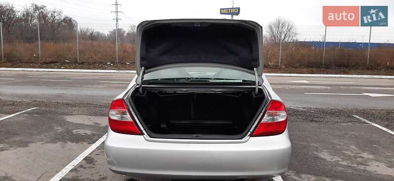 Седан Toyota Camry 2004 в Запорожье