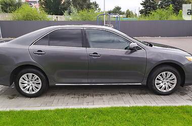 Седан Toyota Camry 2012 в Днепре