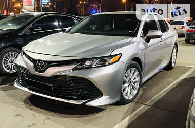 Седан Toyota Camry 2018 в 