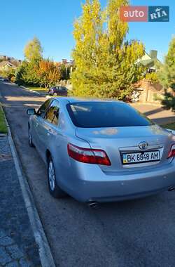 Седан Toyota Camry 2008 в Рівному