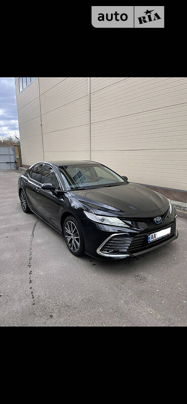 Toyota Camry 2021