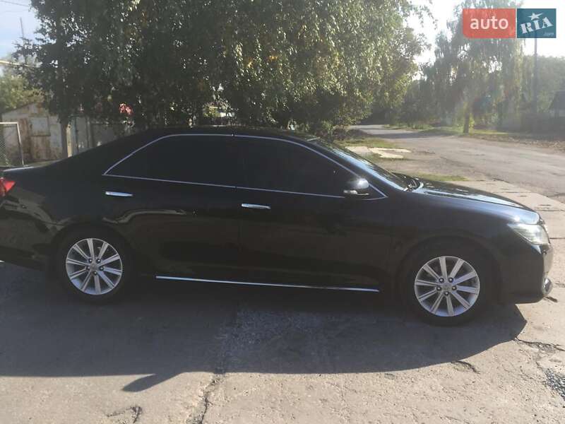 Седан Toyota Camry 2011 в Днепре