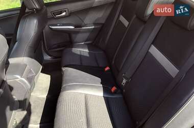 Седан Toyota Camry 2013 в Києві