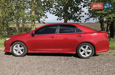 Седан Toyota Camry 2013 в Києві
