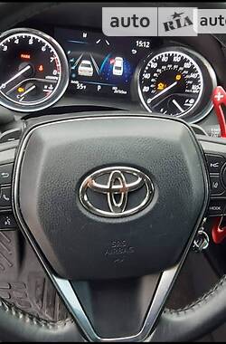 Седан Toyota Camry 2020 в Днепре