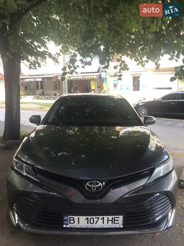 Седан Toyota Camry 2018 в Кривому Розі