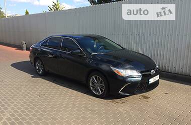 Седан Toyota Camry 2016 в Києві