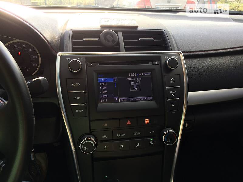 Седан Toyota Camry 2016 в Києві