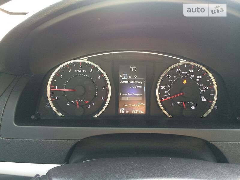 Седан Toyota Camry 2016 в Києві