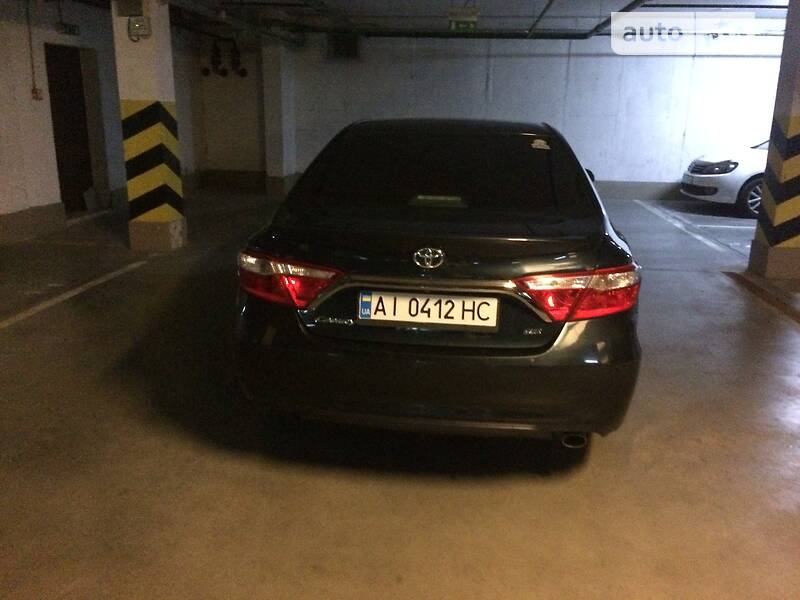 Седан Toyota Camry 2016 в Києві