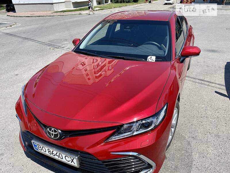 Toyota Camry 2021