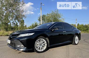 Седан Toyota Camry 2018 в Кривом Роге