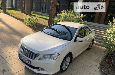 Седан Toyota Camry 2012 в Киеве