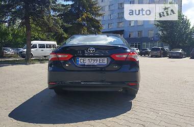 Седан Toyota Camry 2018 в Черновцах