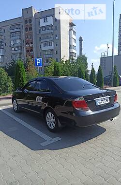 Седан Toyota Camry 2005 в Житомире