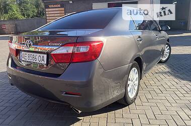 Седан Toyota Camry 2012 в Кривом Роге