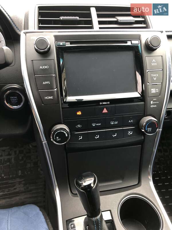 Седан Toyota Camry 2015 в Киеве