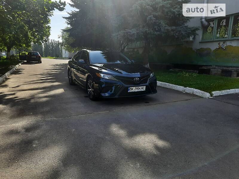 Седан Toyota Camry 2019 в 