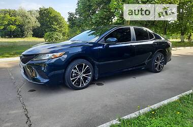 Седан Toyota Camry 2019 в 