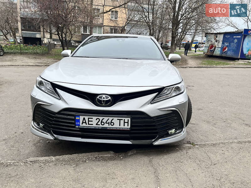 Седан Toyota Camry 2021 в Кривом Роге