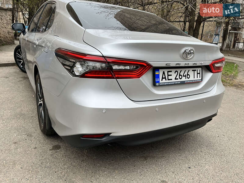 Седан Toyota Camry 2021 в Кривом Роге
