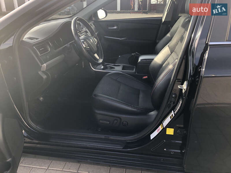 Седан Toyota Camry 2015 в Вознесенську