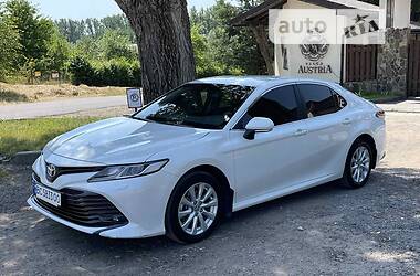 Седан Toyota Camry 2019 в Львове