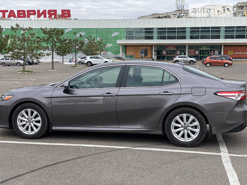 Седан Toyota Camry 2020 в Николаеве