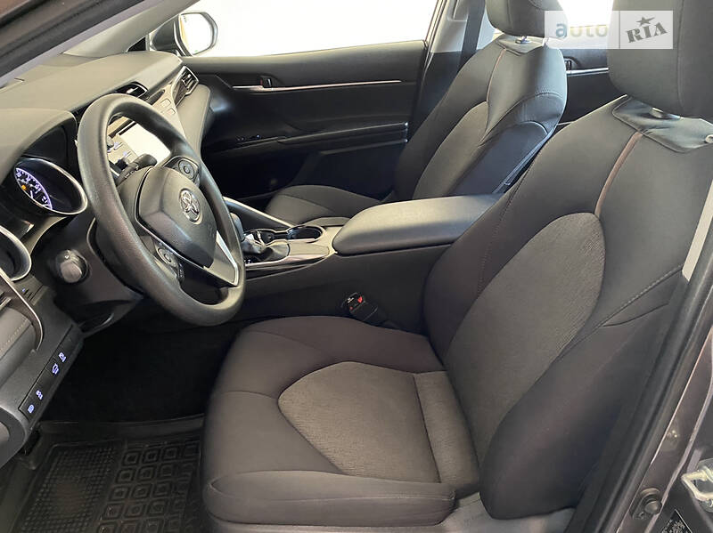 Седан Toyota Camry 2020 в Николаеве