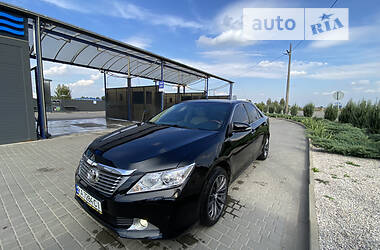 Седан Toyota Camry 2013 в Кривому Розі