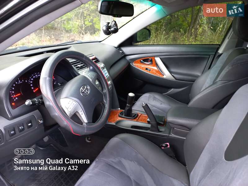 Седан Toyota Camry 2009 в Коростені