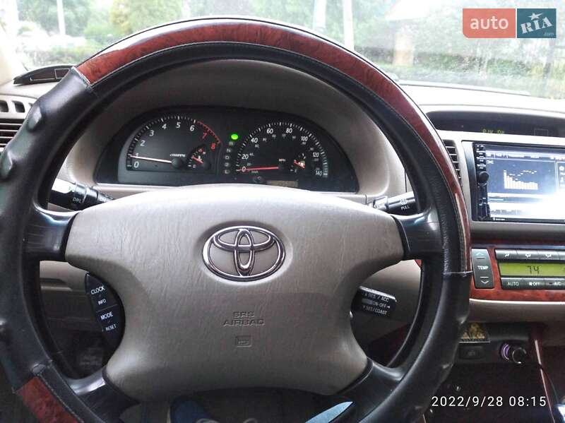 Седан Toyota Camry 2004 в Кременчуці